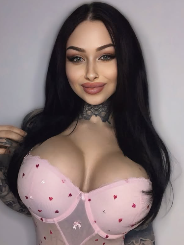 Tereza Šimánová v sexy růžovém prádle